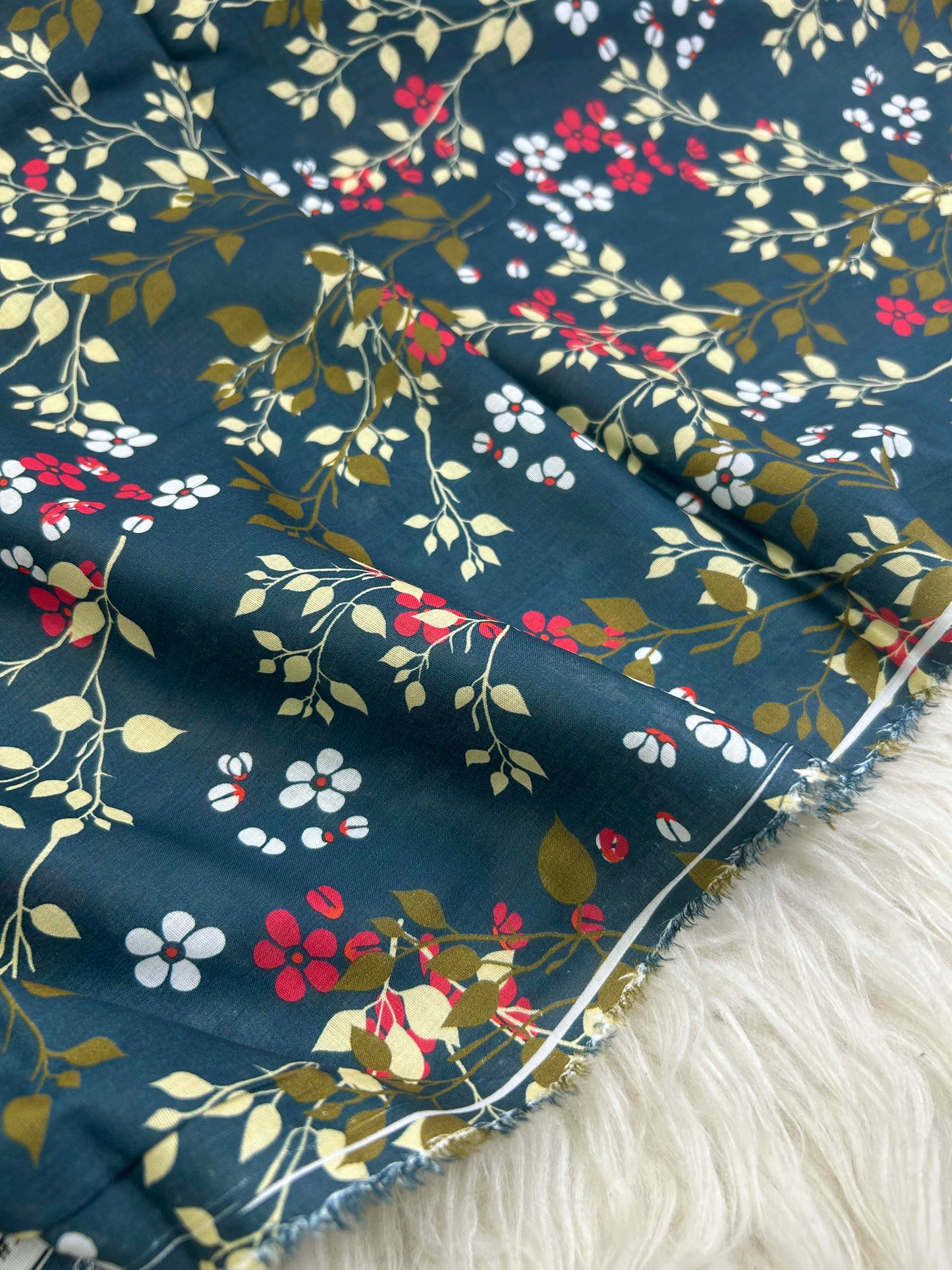 2Piece – Printed Lawn L2P1036