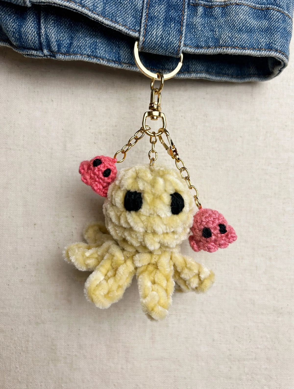 Handmade Cute Octopus Crochet Keychain – Plush Octopus with Mini Pink Charms | Kawaii Bag Accessory