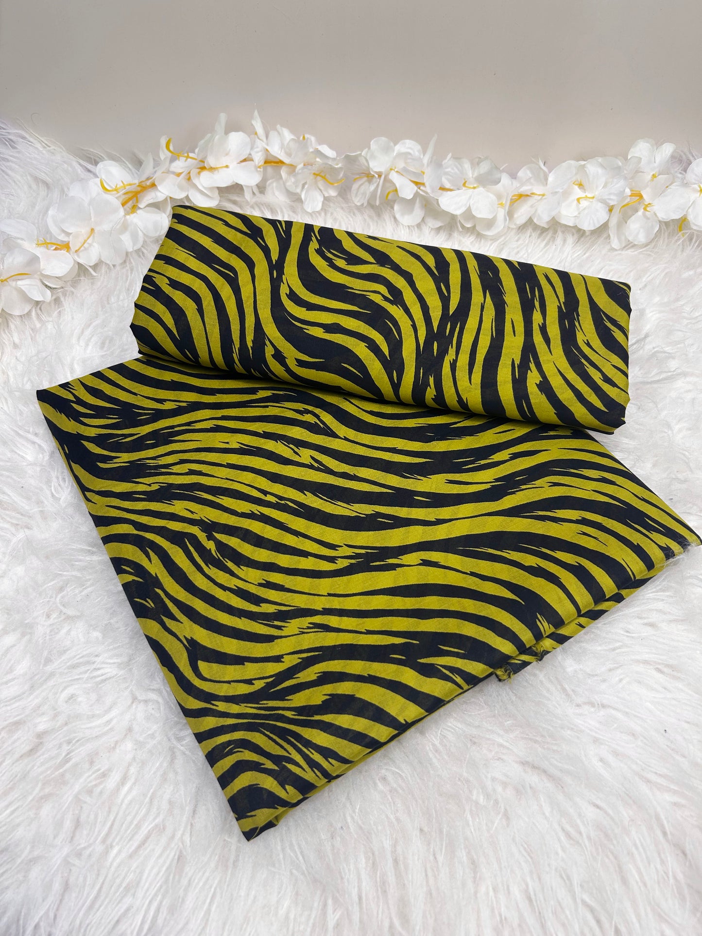 2Piece – Printed Lawn L2P1015