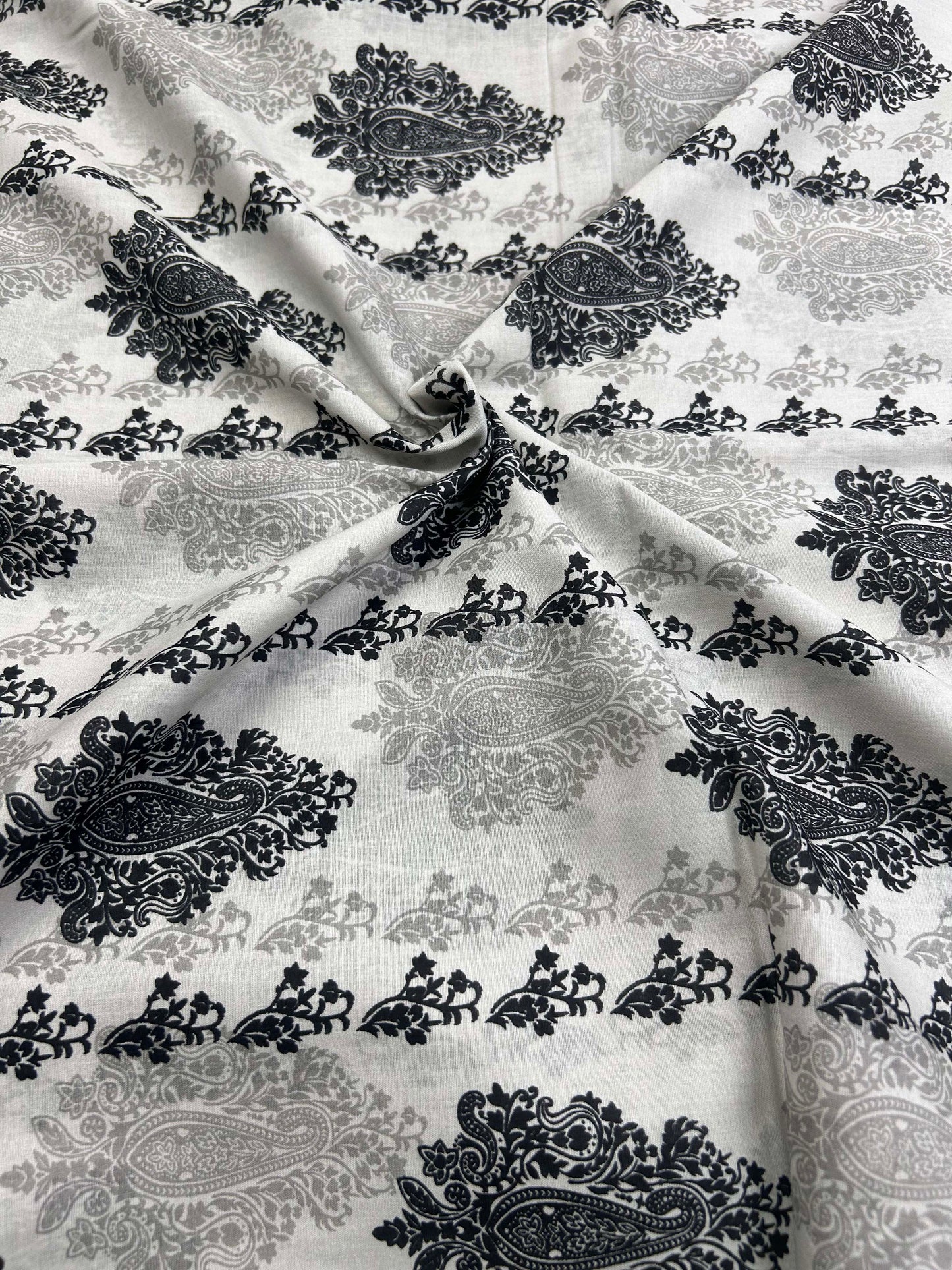 2Piece – Printed Lawn L2P1030